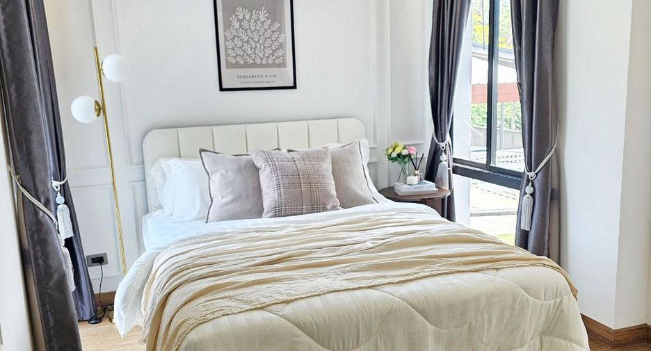 For rent 4 bedrooms townhouse in Suan Luang, Bangkok