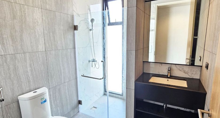 For rent 4 bedrooms townhouse in Suan Luang, Bangkok