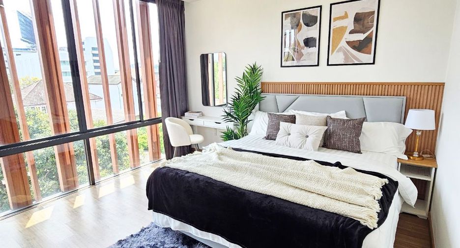 For rent 4 bedrooms townhouse in Suan Luang, Bangkok
