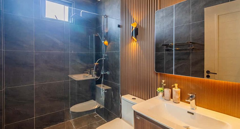 Casa en venta de 4 habitaciones en Hang Dong, Chiang Mai
