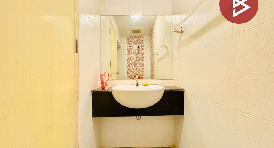 Casa adosada en venta de 3 habitaciones en Nong Khaem, Bangkok