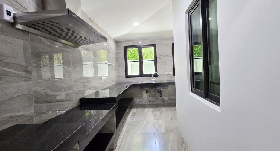 For sale 4 ベッドルーム house in Thawi Watthana, Bangkok