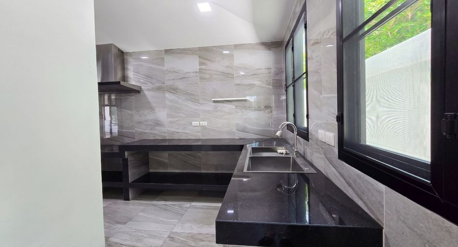 For sale 4 ベッドルーム house in Thawi Watthana, Bangkok