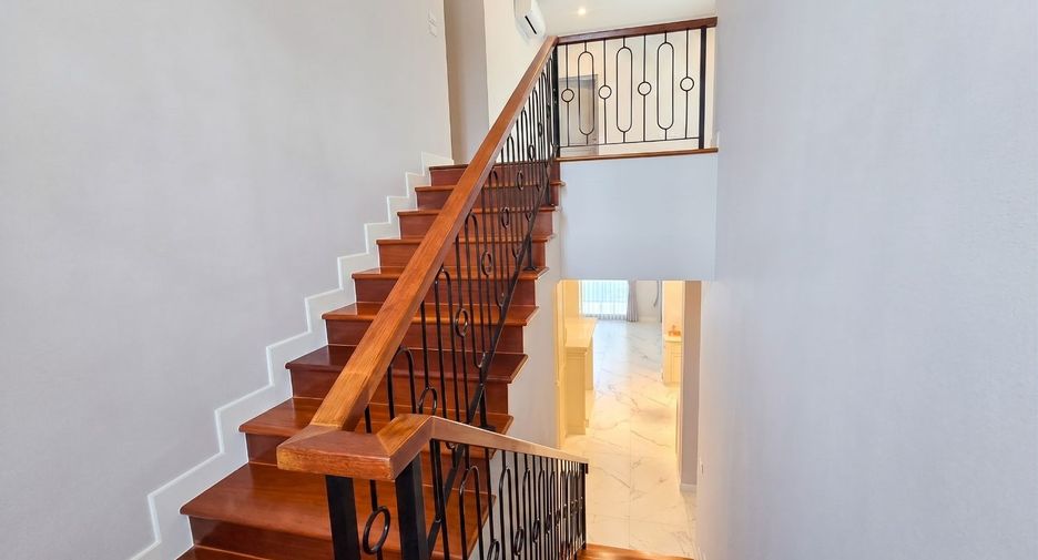 For sale 4 ベッドルーム house in Thawi Watthana, Bangkok