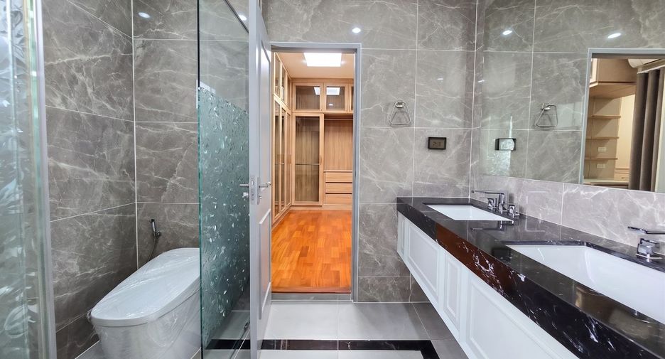 For sale 4 ベッドルーム house in Thawi Watthana, Bangkok