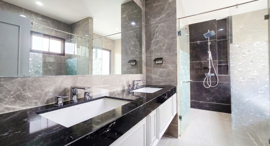 For sale 4 ベッドルーム house in Thawi Watthana, Bangkok