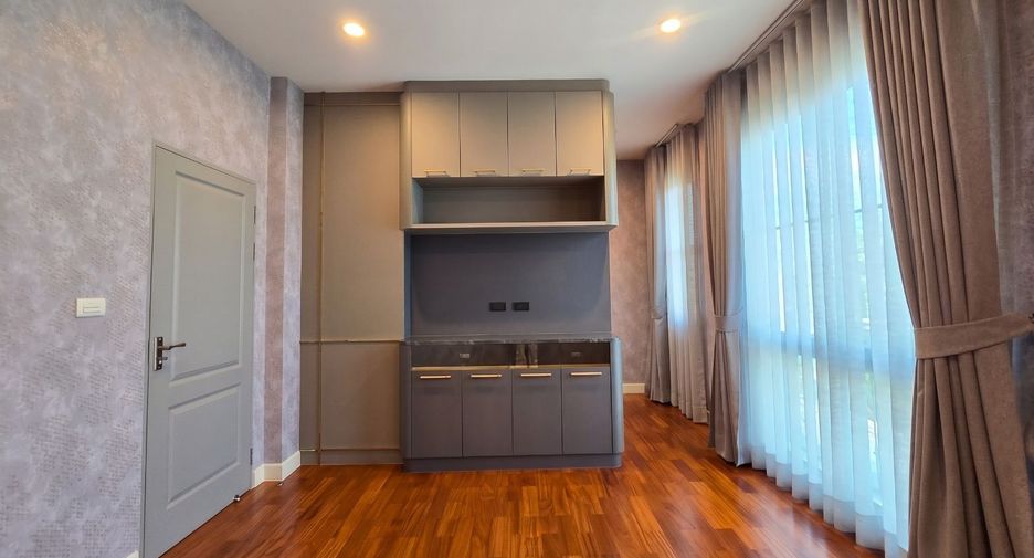 For sale 4 ベッドルーム house in Thawi Watthana, Bangkok