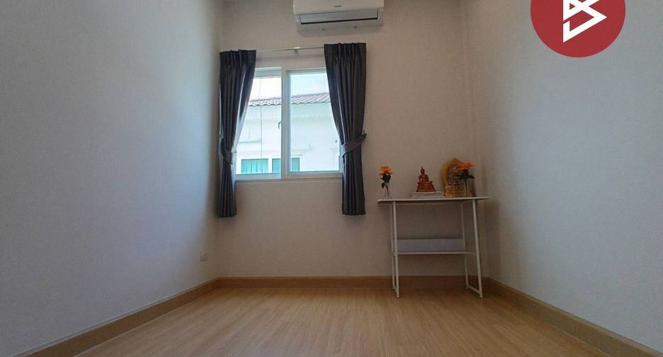 Reihenhaus zum Kauf mit 3 Zimmer in Khlong Sam Wa, Bangkok