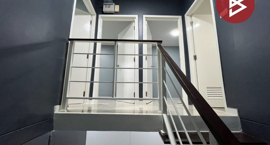 Casa adosada en venta de 3 habitaciones en Mueang Samut Prakan, Samut Prakan
