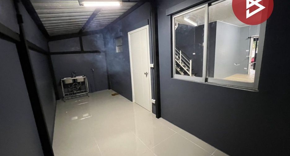 Casa adosada en venta de 3 habitaciones en Mueang Samut Prakan, Samut Prakan