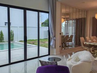 For rent 5 bedrooms villa in Bang Lamung, Chonburi