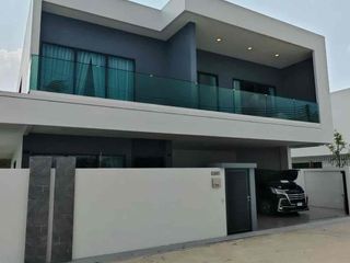 For rent 5 bedrooms villa in Bang Lamung, Chonburi