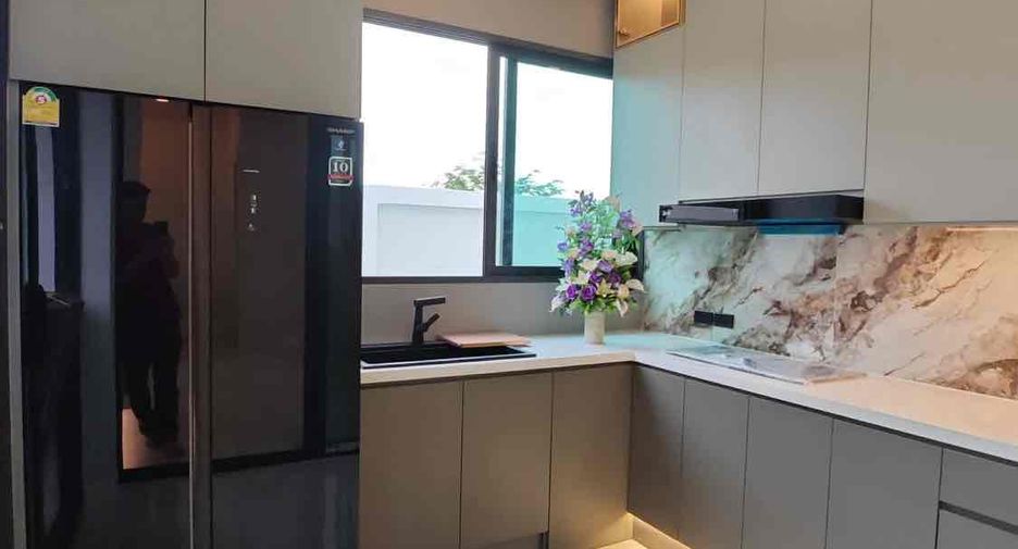 For rent 5 bedrooms villa in East Pattaya, Pattaya