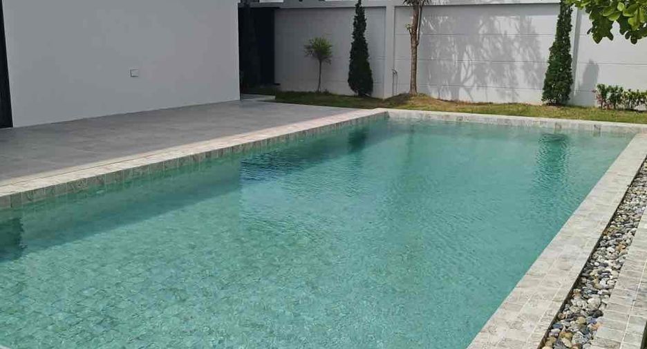 For rent 5 bedrooms villa in East Pattaya, Pattaya