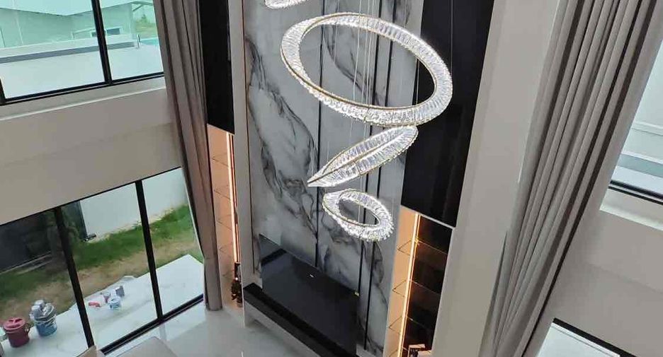 For rent 5 bedrooms villa in East Pattaya, Pattaya