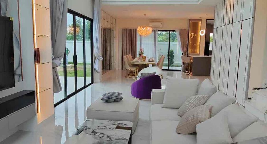 For rent 5 bedrooms villa in East Pattaya, Pattaya
