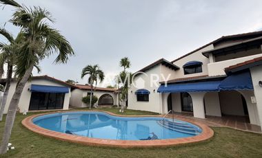 For rent 5 bedrooms house in East Pattaya, Pattaya