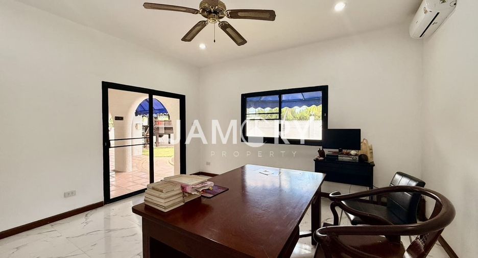 For rent 5 bedrooms house in East Pattaya, Pattaya
