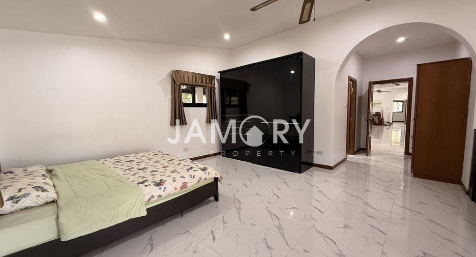 For rent 5 bedrooms house in East Pattaya, Pattaya