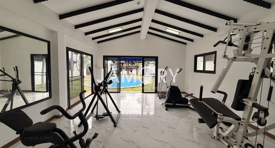For rent 5 bedrooms house in East Pattaya, Pattaya