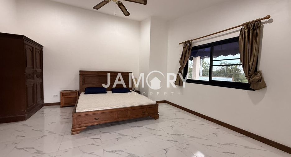 For rent 5 bedrooms house in East Pattaya, Pattaya
