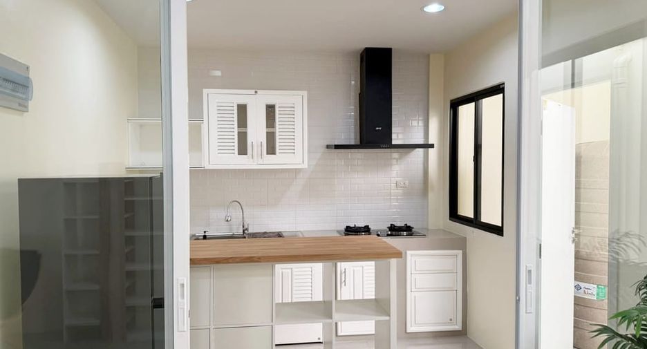 For rent 3 bedrooms house in East Pattaya, Pattaya