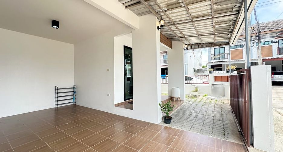 For rent 3 bedrooms house in East Pattaya, Pattaya