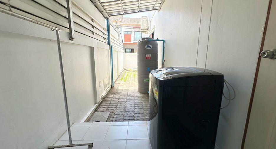 For rent 3 bedrooms house in East Pattaya, Pattaya