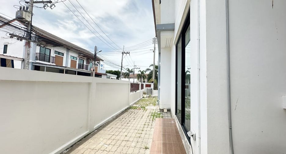 For rent 3 bedrooms house in East Pattaya, Pattaya