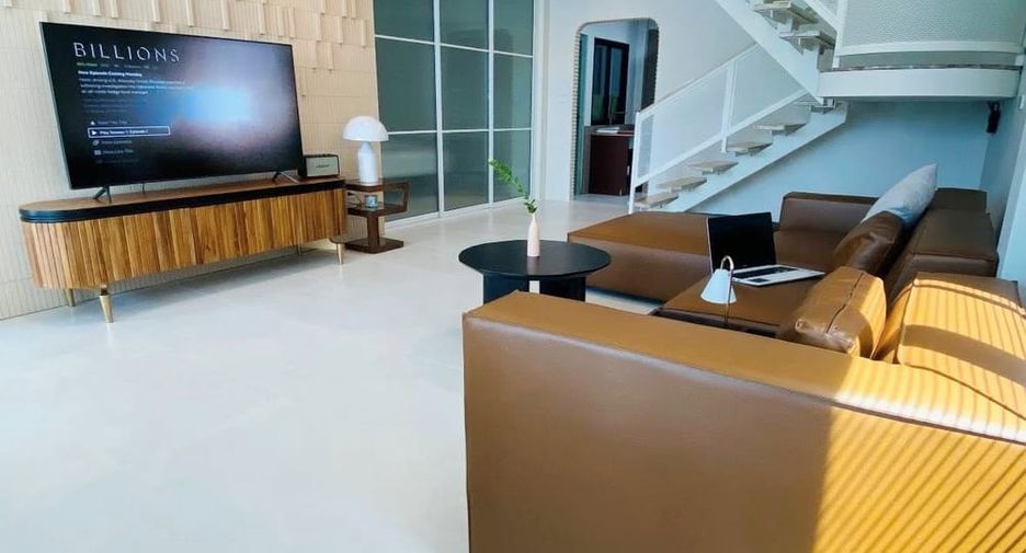 For rent 4 bedrooms villa in Huay Yai, Pattaya