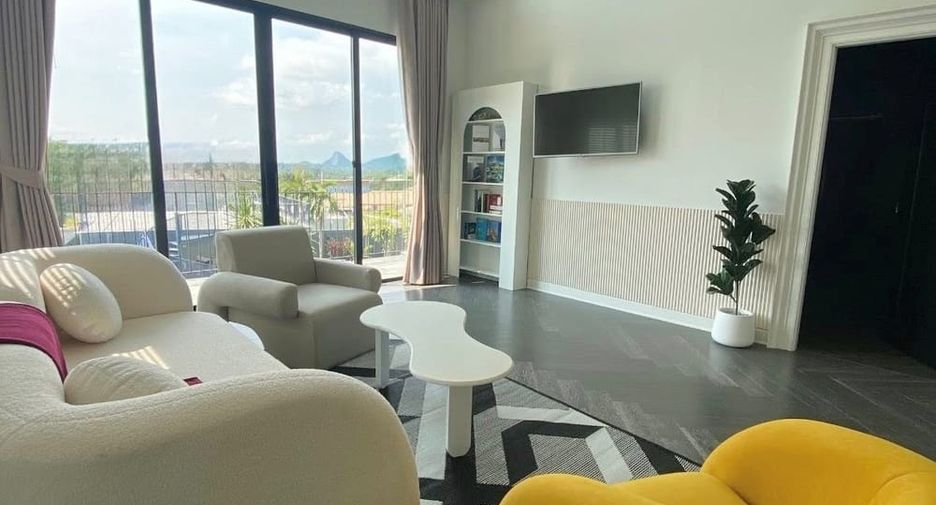 For rent 4 bedrooms villa in Huay Yai, Pattaya