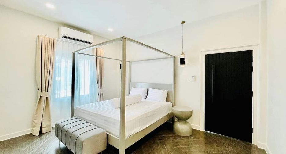 For rent 4 bedrooms villa in Huay Yai, Pattaya