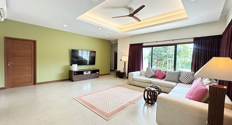 Villa en alquiler de 3 habitaciones en Huay Yai, Pattaya