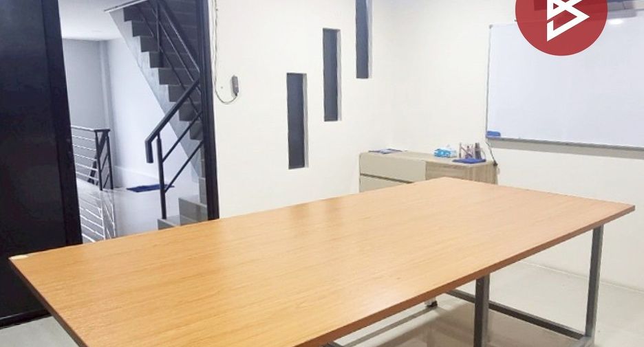 For sale 4 ベッドルーム retail Space in Bang Nam Priao, Chachoengsao