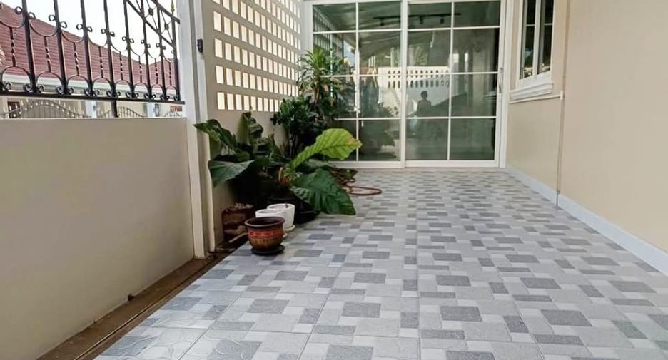 For rent 3 bedrooms house in East Pattaya, Pattaya