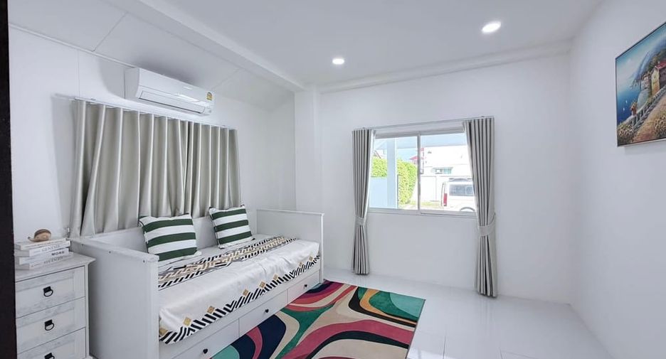 For rent 5 bedrooms villa in East Pattaya, Pattaya