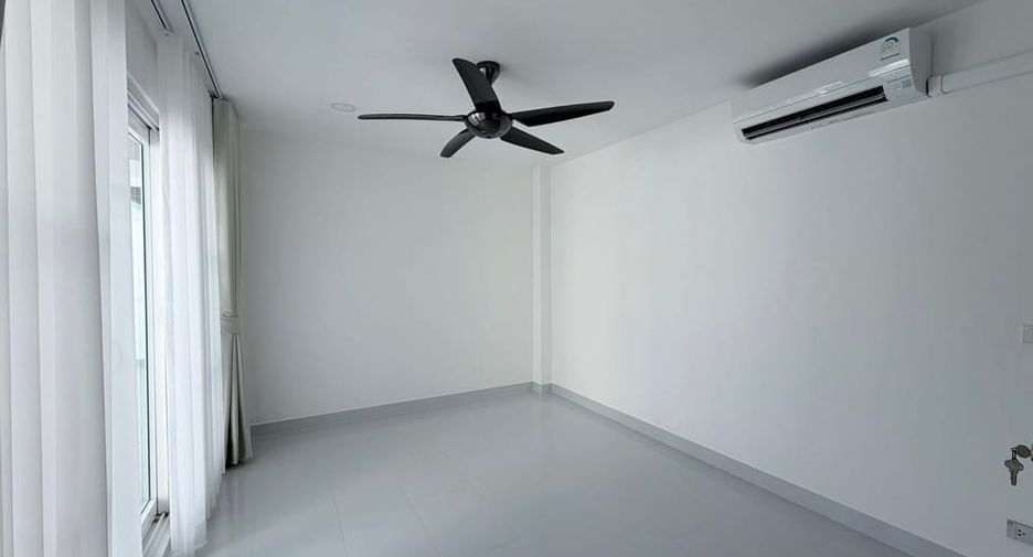 For rent 5 bedrooms villa in East Pattaya, Pattaya