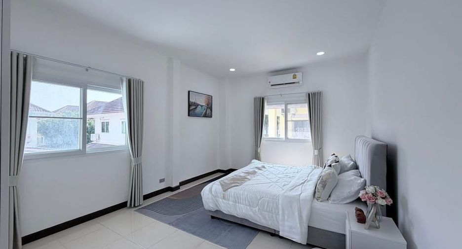 For rent 5 bedrooms villa in East Pattaya, Pattaya