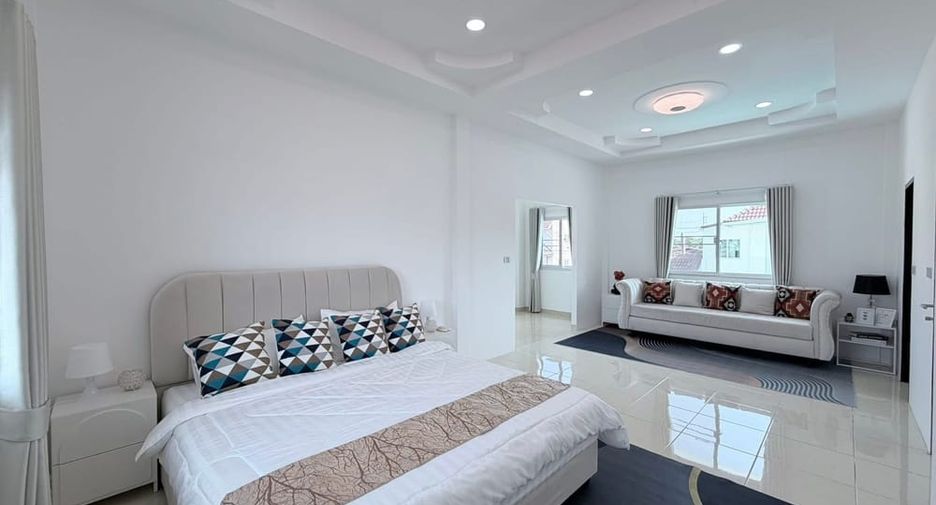 For rent 5 bedrooms villa in East Pattaya, Pattaya