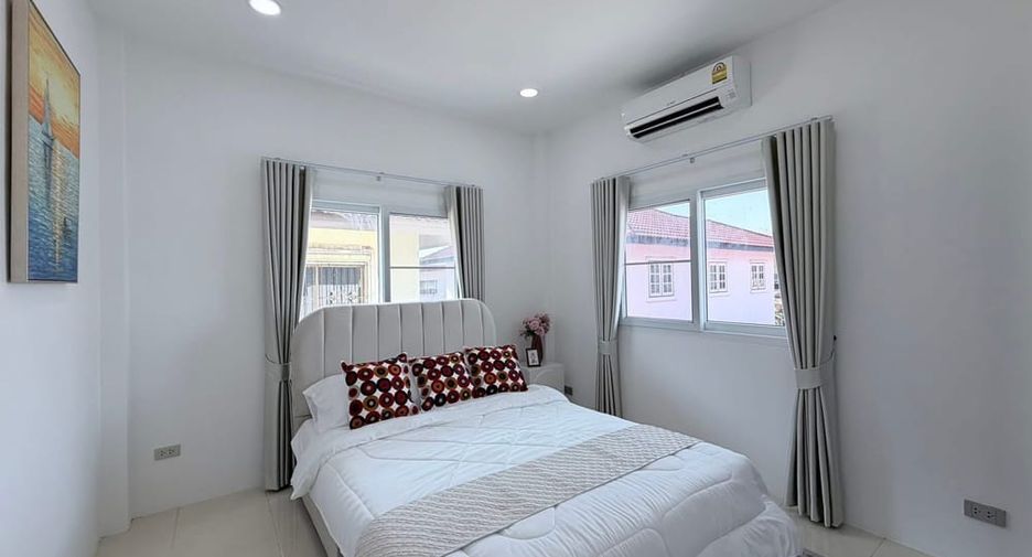For rent 5 bedrooms villa in East Pattaya, Pattaya
