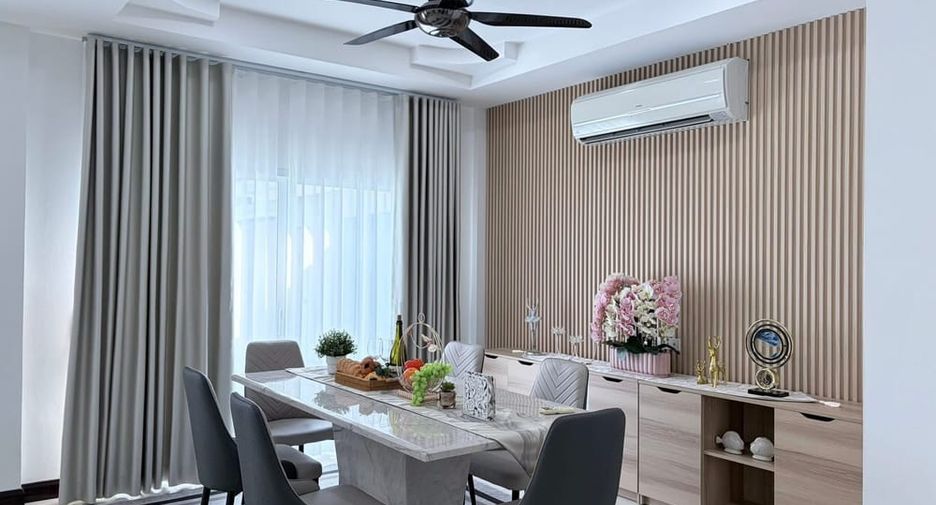 For rent 5 bedrooms villa in East Pattaya, Pattaya