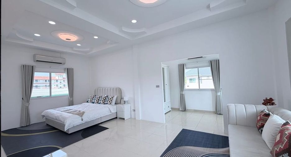 For rent 5 bedrooms villa in East Pattaya, Pattaya