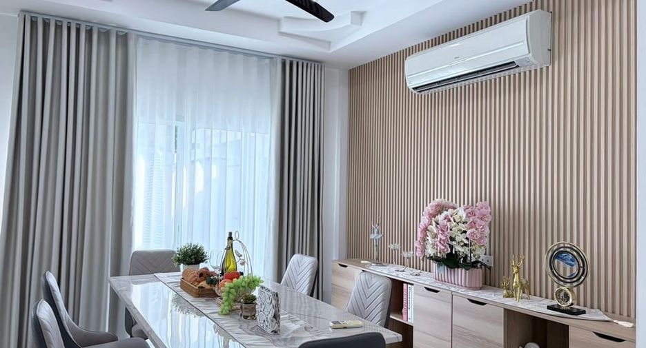 For rent 5 bedrooms villa in East Pattaya, Pattaya