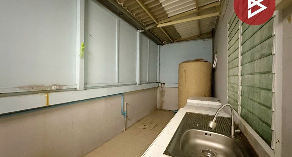 For sale 3 bedrooms townhouse in Phan Thong, Chonburi