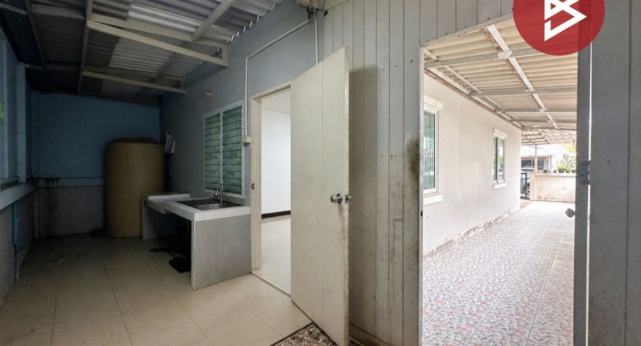 For sale 3 bedrooms townhouse in Phan Thong, Chonburi