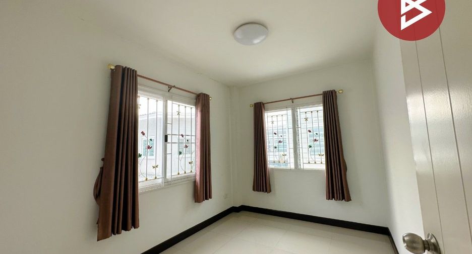 For sale 3 bedrooms townhouse in Phan Thong, Chonburi