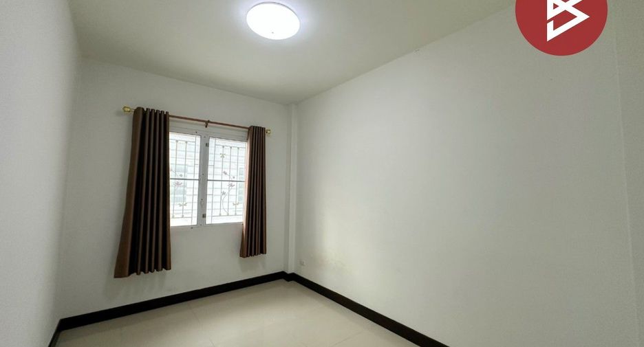 For sale 3 bedrooms townhouse in Phan Thong, Chonburi