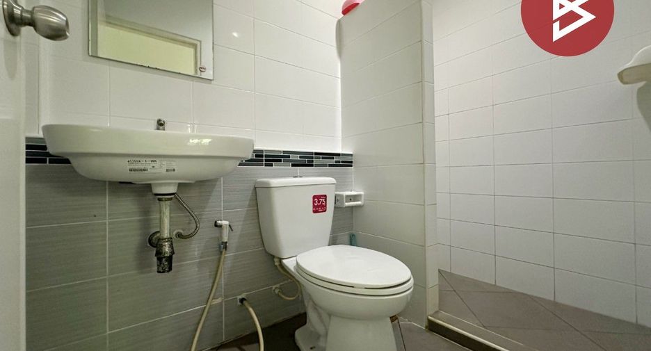 For sale 3 bedrooms townhouse in Phan Thong, Chonburi