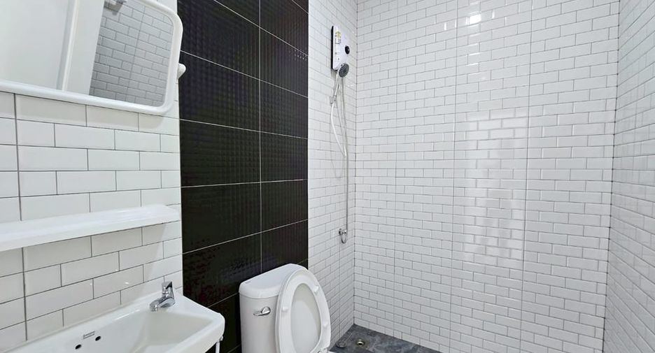 For rent 3 bedrooms house in East Pattaya, Pattaya