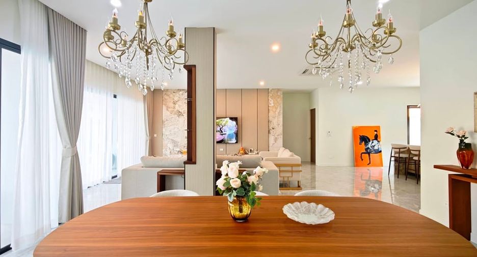For sale 3 bedrooms villa in East Pattaya, Pattaya